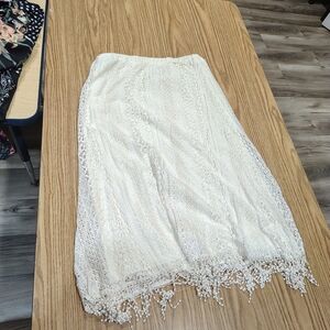 Chic White Lace A-Line Skirt